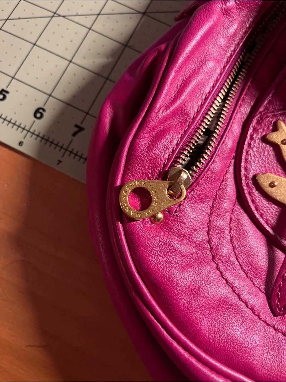 Marc by Marc Jacobs Y2K Pink Leather Shoulder Bag Crossbody Purse Gold Hardware